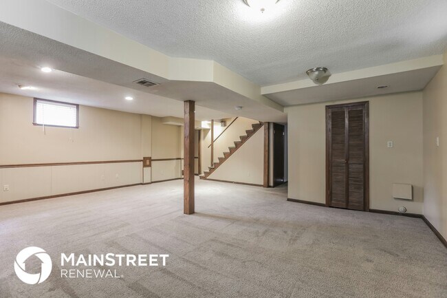 Building Photo - 4952 Halsey St