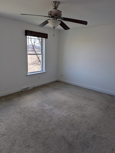 Building Photo - 17 Victoria Ct