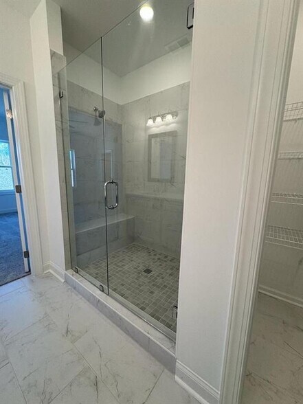 Building Photo - 805 Green Sapling Trl