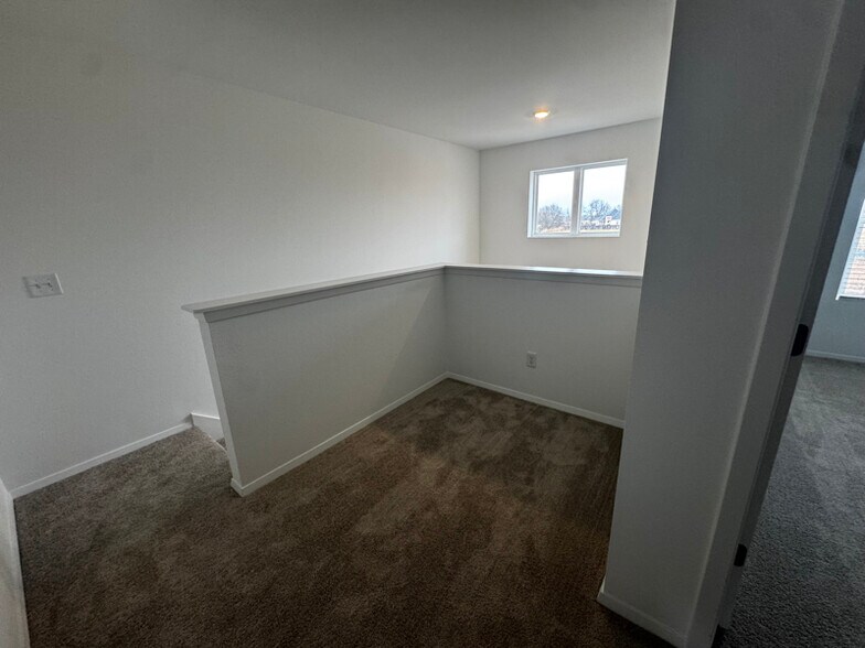 Building Photo - 6813 SW Dignity Ave