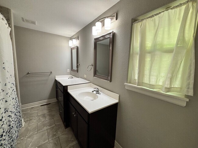 Building Photo - Italian Estates Property Management