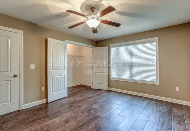 Building Photo - 145 Bruin Dr