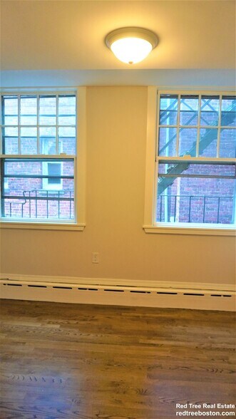 Building Photo - 1712 Beacon St