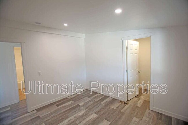 Building Photo - 38405 N 27th Ave