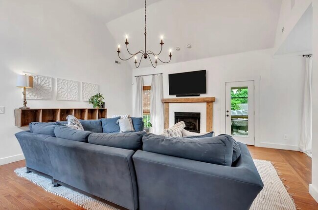 Building Photo - 2779 Landcashire Ct