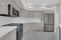 Building Photo - 2553 Bay Pointe Dr