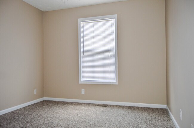 Building Photo - Pet Friendly Ranch with Bonus!