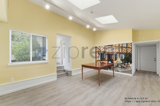 Building Photo - 1967 Solano Way