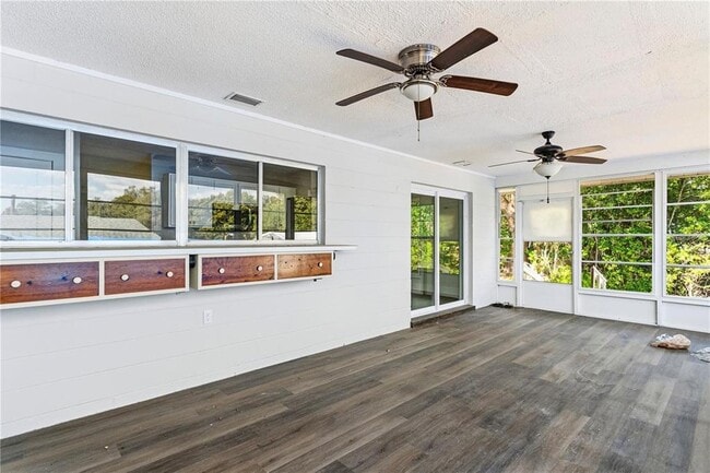 Building Photo - 616 Water Rd