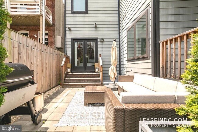 Building Photo - 3467 Holmead Pl NW