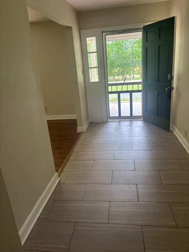 Building Photo - 514 Weed Dr