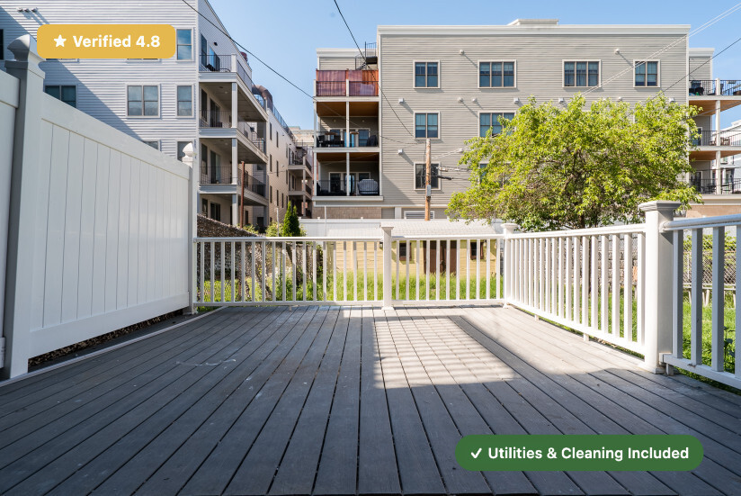 Building Photo - Furnished Bedroom with Private Bath in South Boston