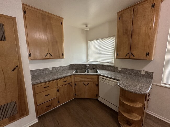 Building Photo - 997 Capper Ave