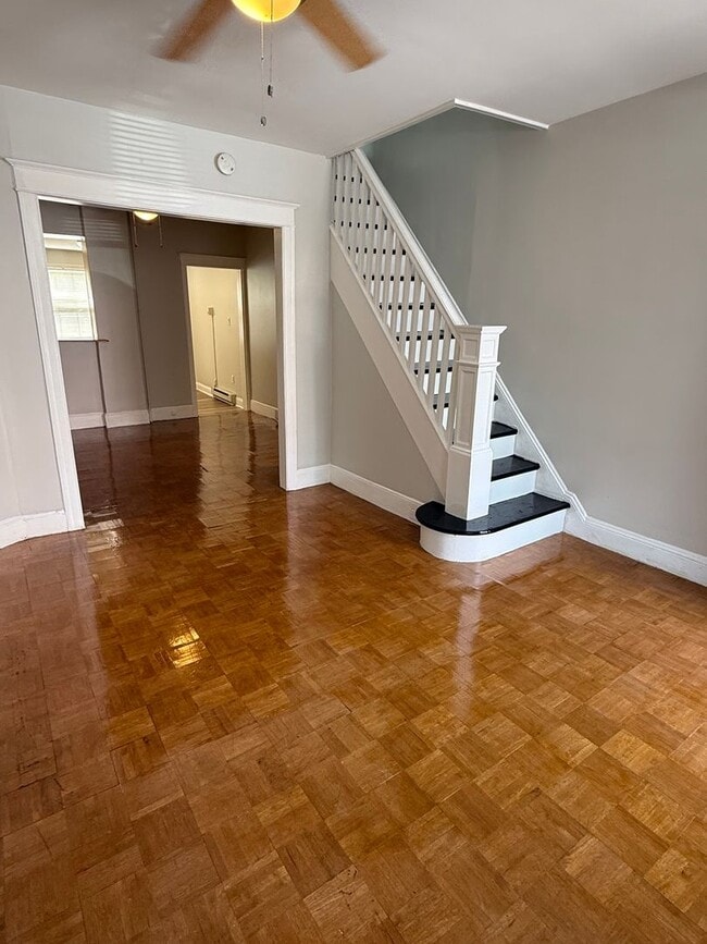 Building Photo - Beautiful 2BR home in Port Richmond