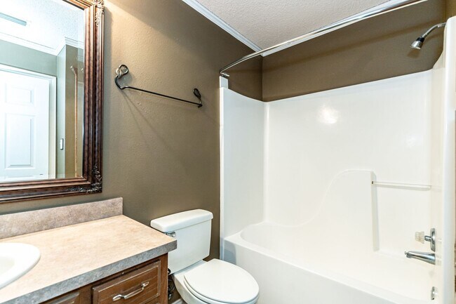 Building Photo - 242 Mossycup Dr