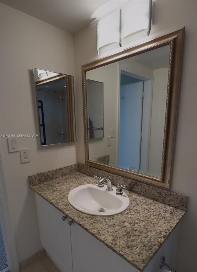 Building Photo - 19501 W Country Club Dr