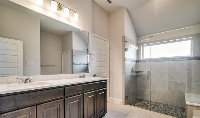 Building Photo - 4115 Lightcreek Ln