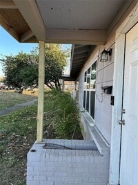 Building Photo - 60 Pershing Dr