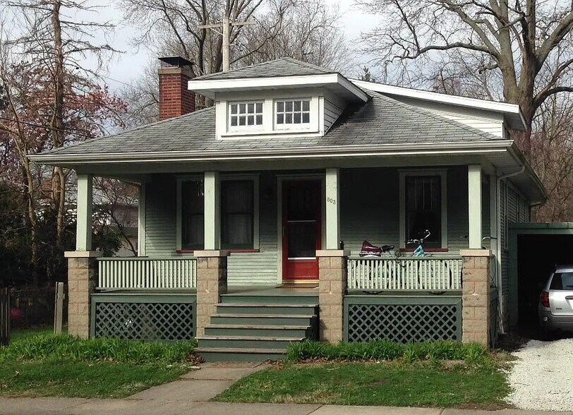 Primary Photo - 803 S McCullough St