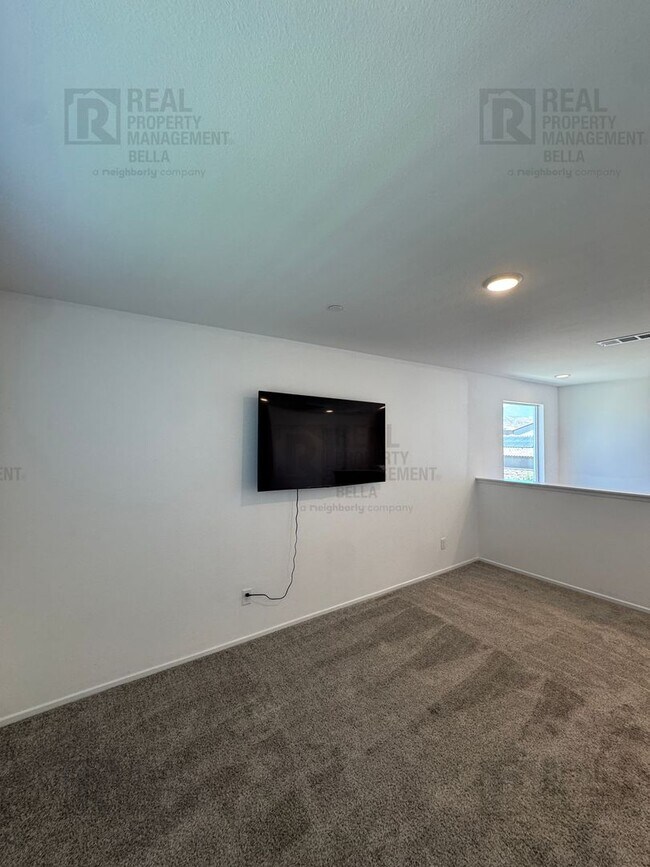 Building Photo - 2807 Moonshimmer St