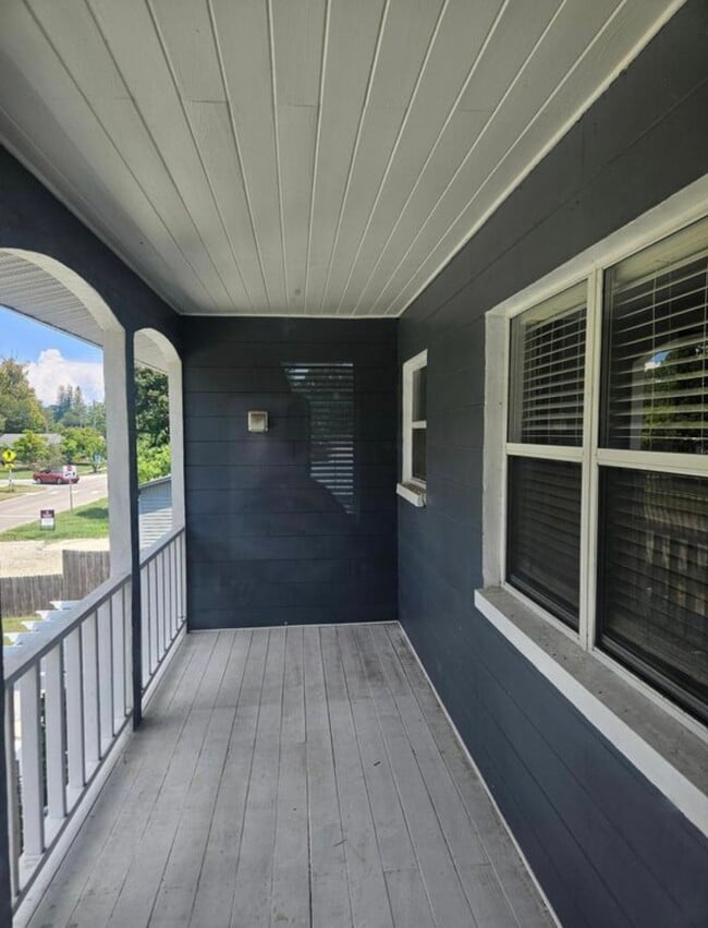 Building Photo - 5514 11th Ave S