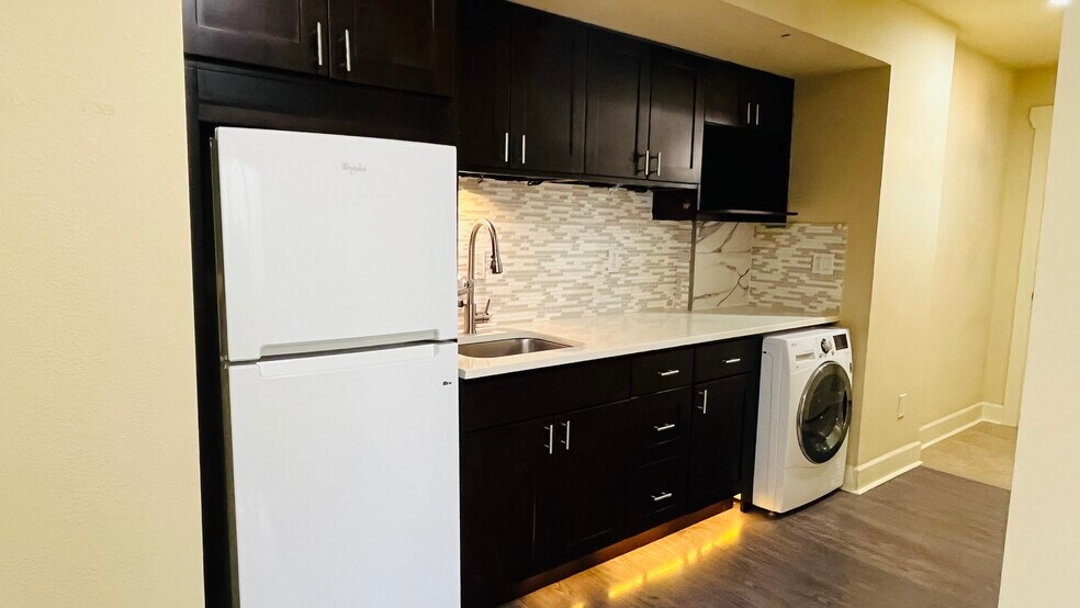 Building Photo - 13710 Burke Ave N