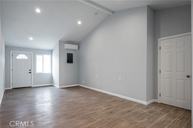 Building Photo - 1514 E Young St