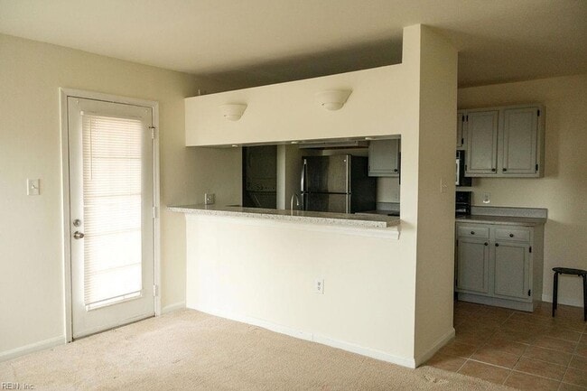 Building Photo - 613 Pylon Ct