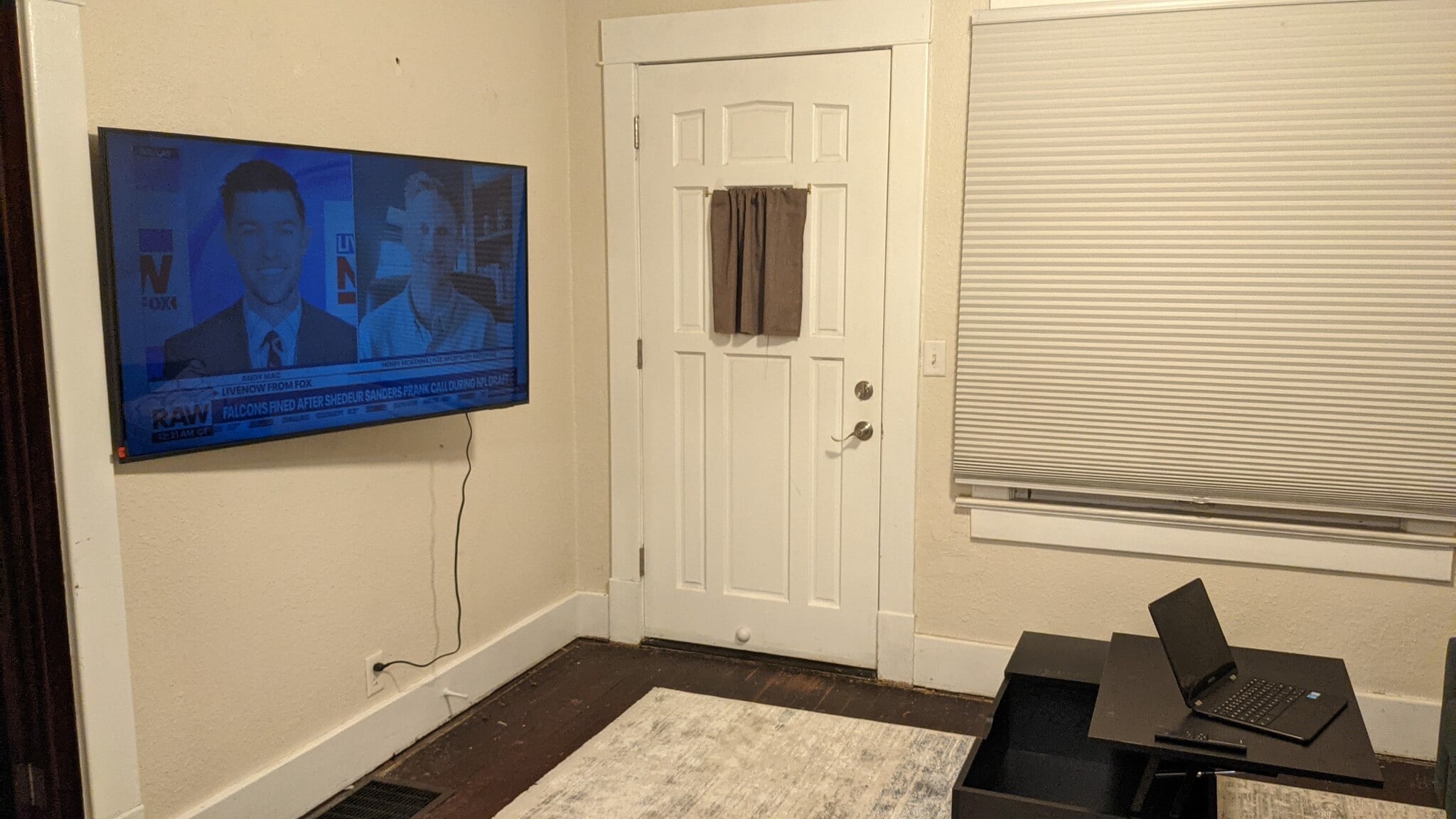 Living room - 7765 Maywood St