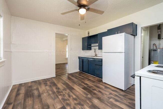 Building Photo - 1160 S Richmond Ave