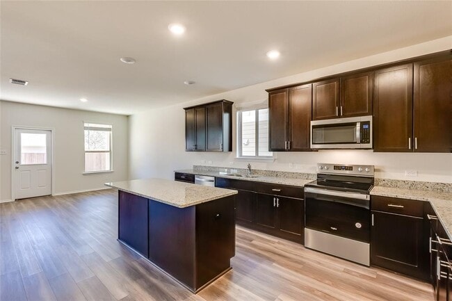 Building Photo - 71 Pacific Loon St