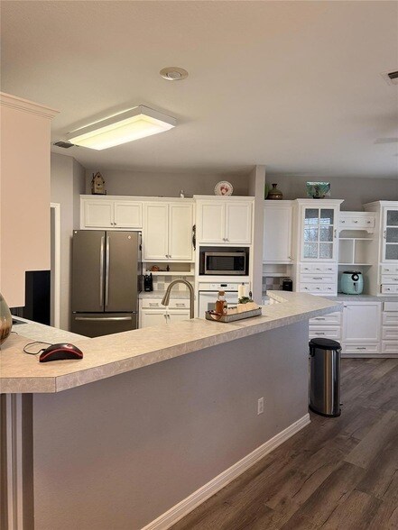 Building Photo - 5600 FM 1466