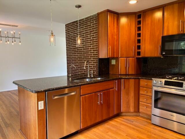 Building Photo - 921 Lennox St