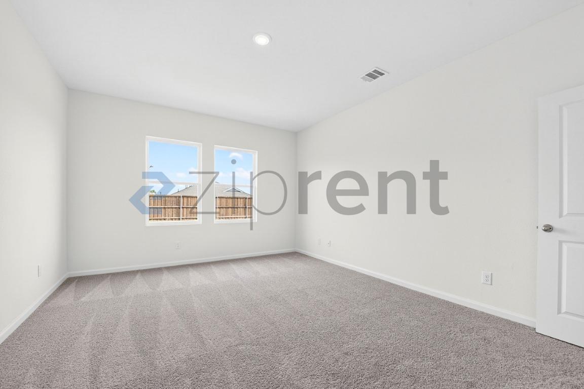 Building Photo - Unit