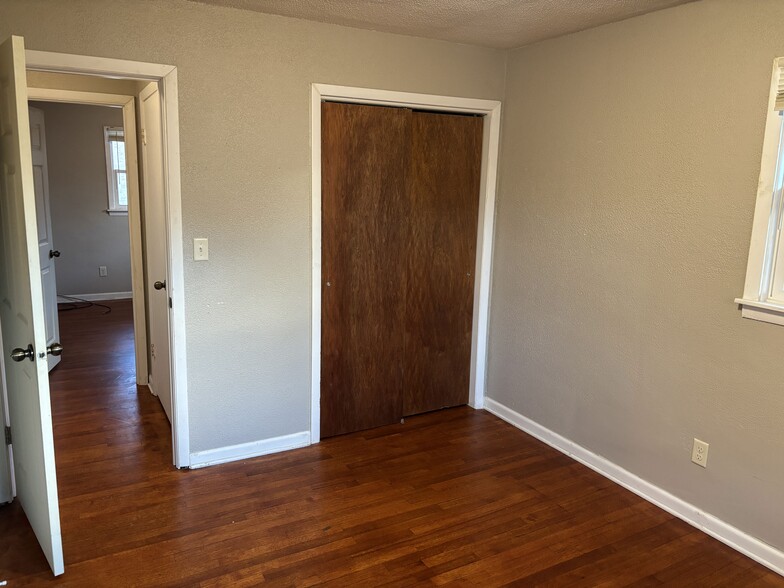 Building Photo - 1505 Benton St