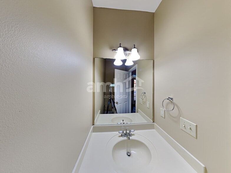 Building Photo - 1432 Brighton Cir