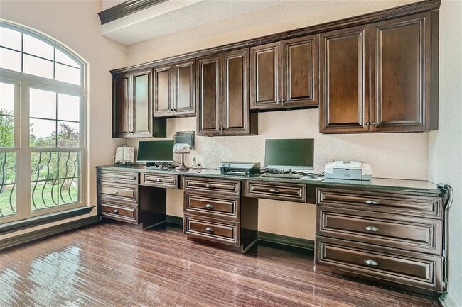 Building Photo - 15207 Nightingale Ln