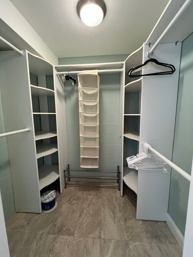 Building Photo - Furnished ** Punta Gorda Isles Vacation Home ** Heated Pool ** Canal / Boat Dock ** $7,500