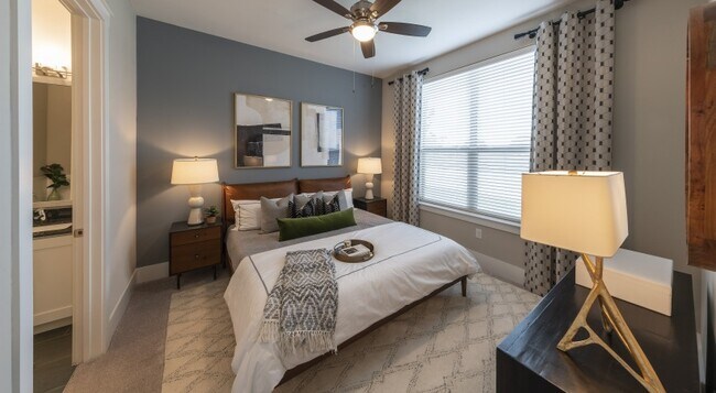 Building Photo - Beautiful Studio Home! Great Savings!