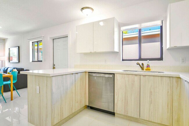 Building Photo - 2110 NW 66th St