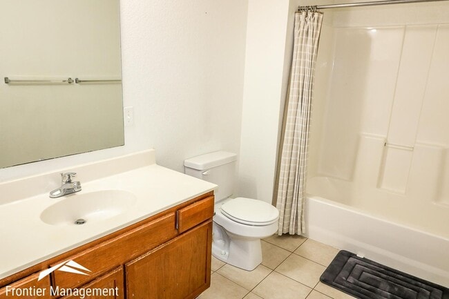 Building Photo - Cozy 3 Bedroom Duplex on the South Side of Manhattan!