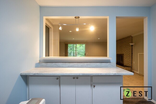 Building Photo - OPEN HOUSE Thursday August 29th 5-6pm