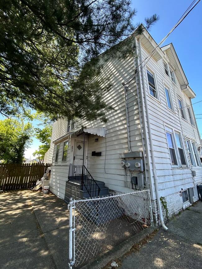 Primary Photo - 403 Cummings Ave