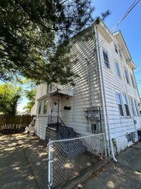 Building Photo - 403 Cummings Ave