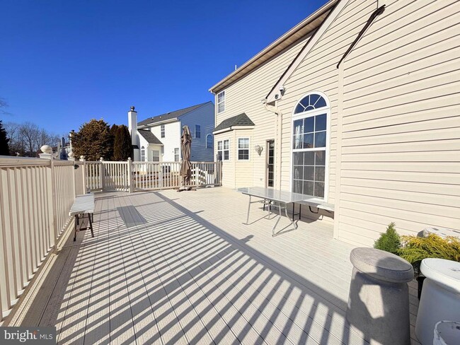 Building Photo - 15 Moonlight Ct