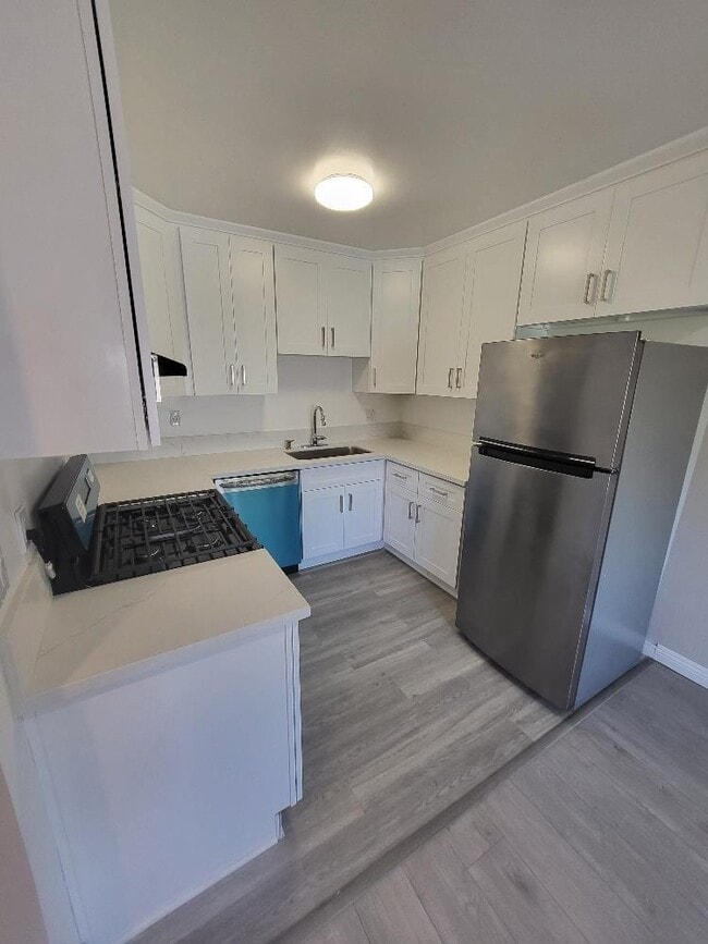 Interior Photo - 4181 Duquesne Ave