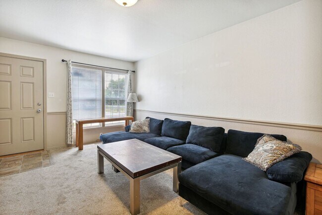 Building Photo - Charming 3-Bedroom Home with Modern Comforts