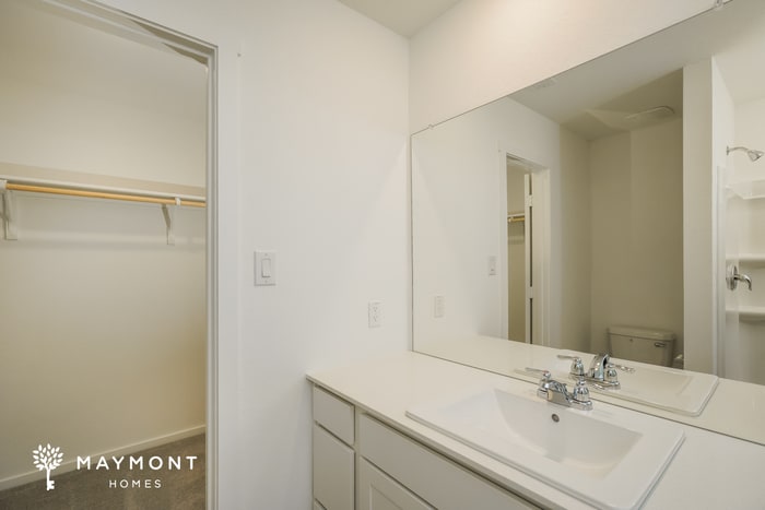 Building Photo - 2420 Shady Grv