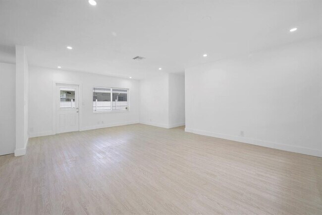 Building Photo - 2601 Taylor St