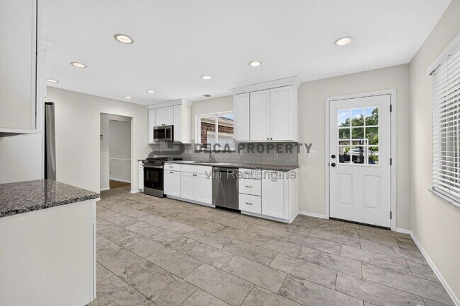 Building Photo - 10327 Dorenshire Ct